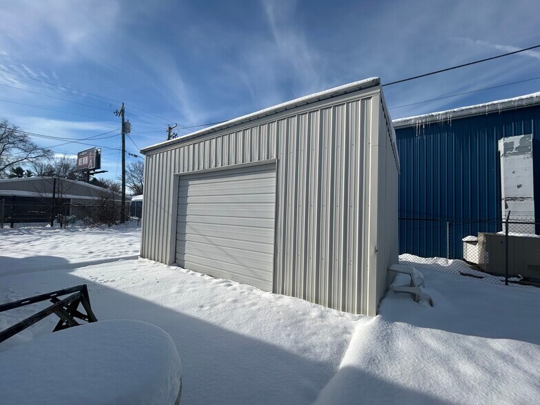 More Photos Of 55955 Hoosier Ave, Mishawaka Warehouse For Sale