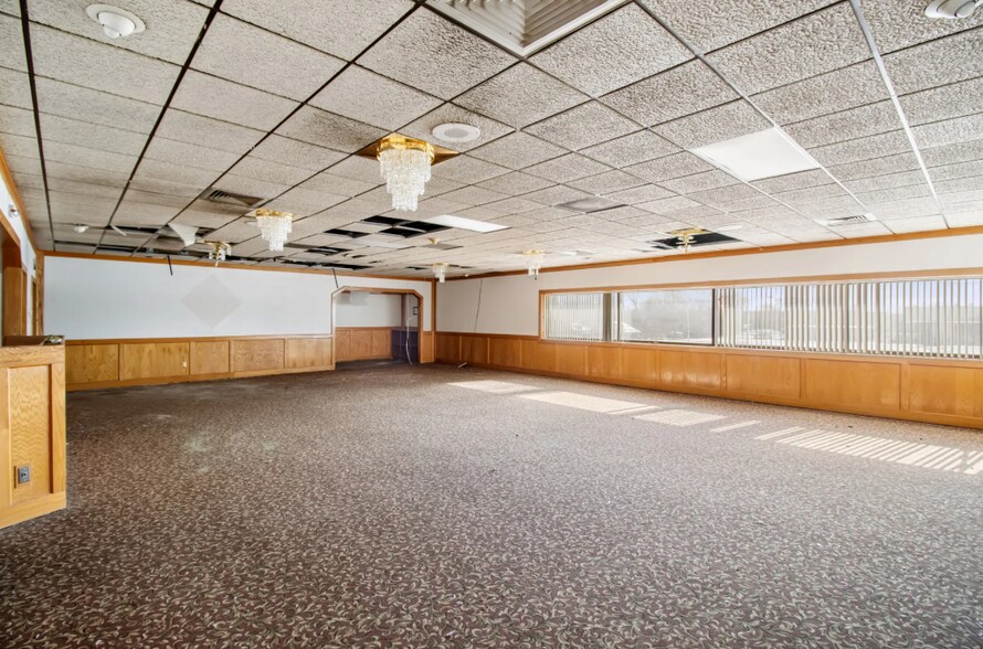 More Photos Of 6014-6015 E 10 Mile Rd, Warren Specialty For Sale