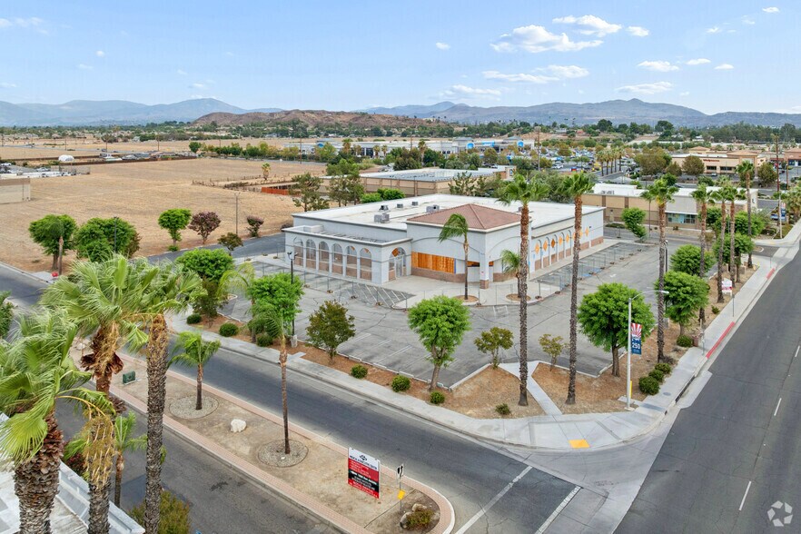 More Photos Of 1605 S San Jacinto Ave, San Jacinto Drugstore For Sale