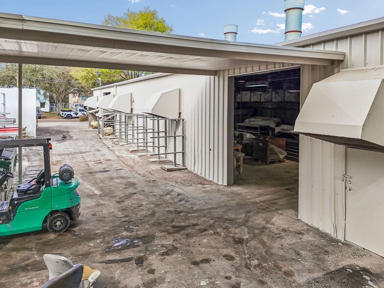 More Photos Of 1060 Harbor Lake Dr, Safety Harbor Light Manufacturing For Sale