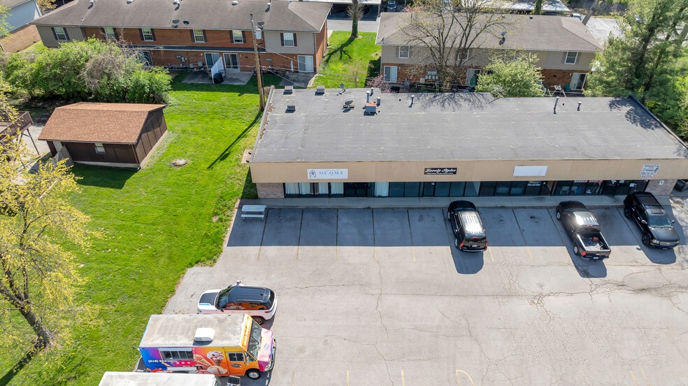 More Photos Of 1913 N Belt East, Belleville Restaurant For Sale