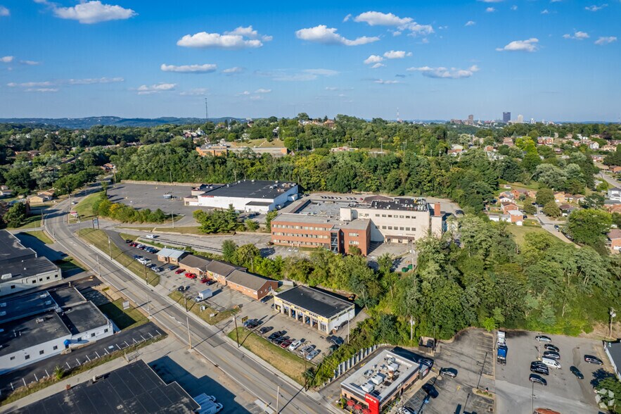 More Photos Of 2121 Noblestown Rd, Pittsburgh Office For Lease