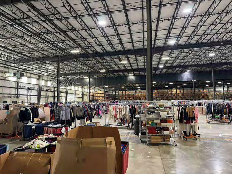 More Photos Of 4520 20th Ave SW, Cedar Rapids Warehouse For Sale