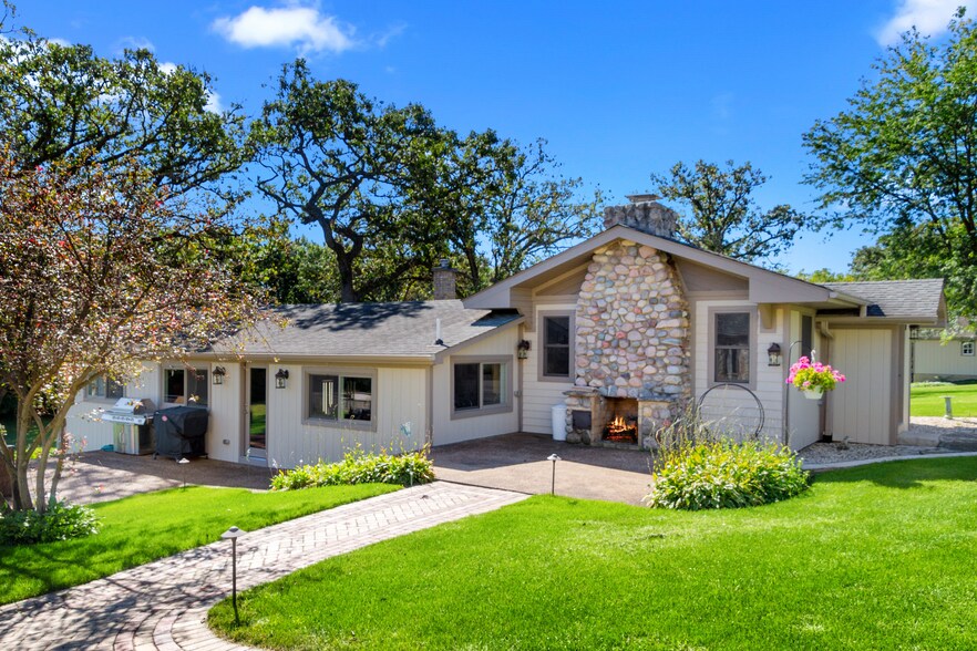 More Photos Of 8508 Il Route 120, Woodstock Specialty For Sale