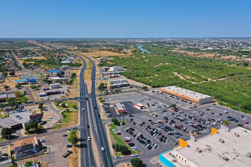 More Photos Of 2314-2316 S Zapata Hwy, Laredo Unknown For Lease