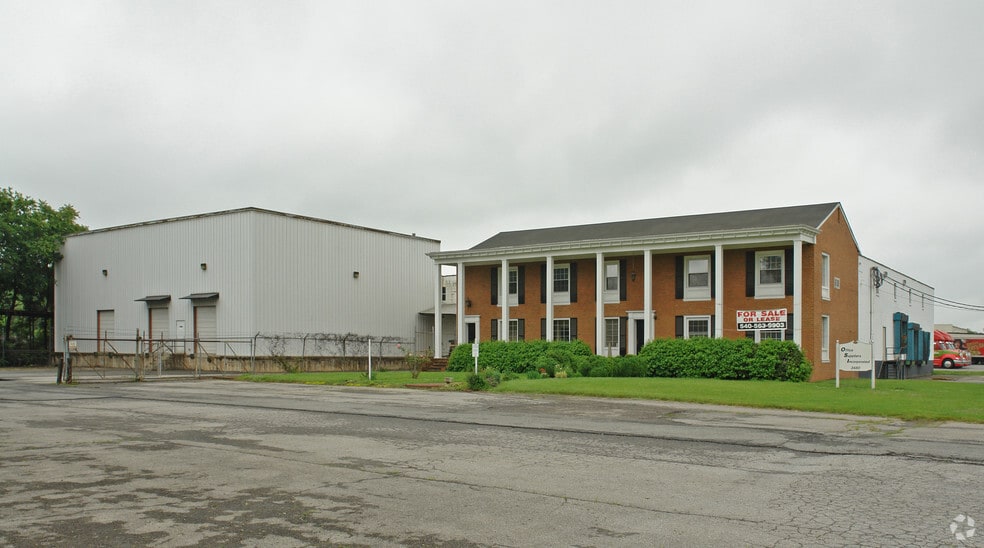 Primary Photo Of 2480 Patterson Ave, Roanoke Warehouse For Sale
