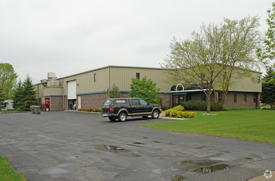 Primary Photo Of 21075 Eaton Ave, Farmington Manufacturing For Lease