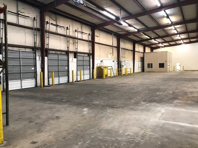 More Photos Of 2709 Walkup Ave, Monroe Warehouse For Lease