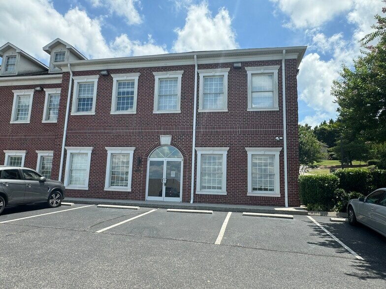 More Photos Of 120 Suburban Rd, Knoxville Office For Lease