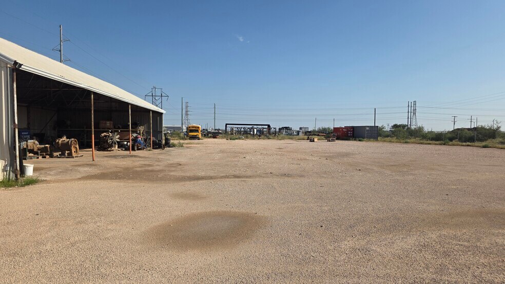 More Photos Of 3351 Westover Dr, Odessa Service For Lease