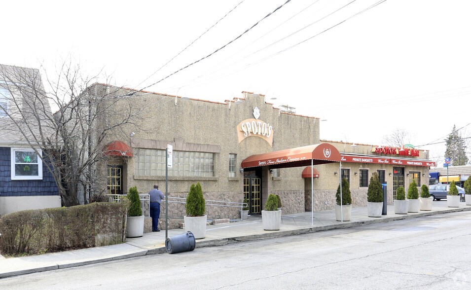 More Photos Of 4001-4009 E Tremont Ave, Bronx Storefront For Lease