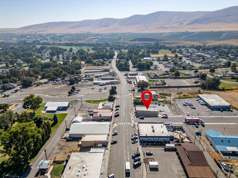 More Photos Of 515 9th St, Benton City Drugstore For Lease