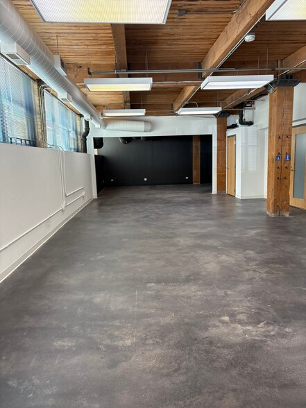 More Photos Of 925 W Huron St, Chicago Apartments For Lease