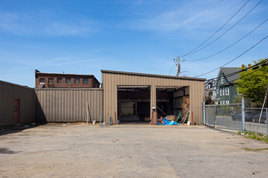 More Photos Of 40 Lake St, Somerville Light Manufacturing For Sale