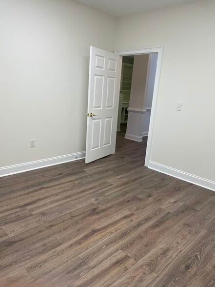 More Photos Of 3221 S Cherokee Ln, Woodstock Medical For Lease