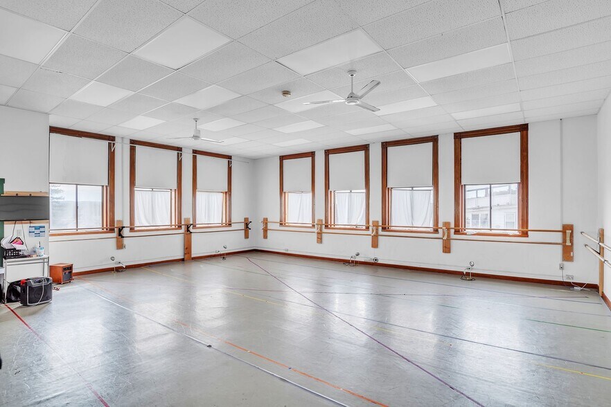 More Photos Of 34 N Main St, Orange Schools For Sale