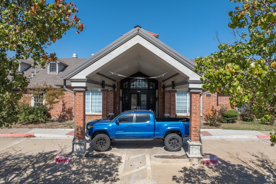 More Photos Of 830 E Princeton Dr, Princeton Hospital For Sale