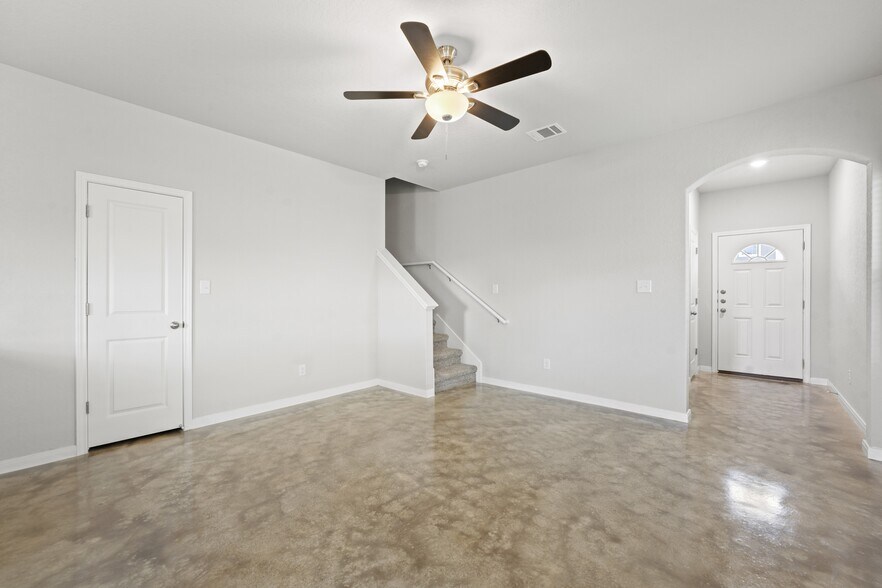 More Photos Of 8015 Dial Ike Dr, San Antonio Apartments For Sale