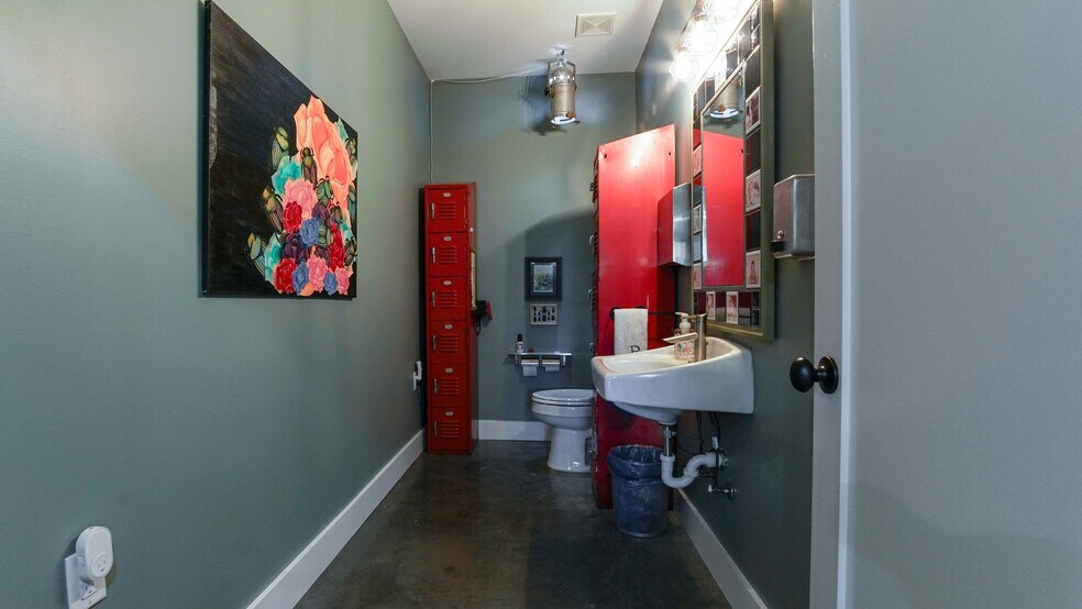 More Photos Of 17629 Cordova Pl, Panama City Beach Industrial For Sale