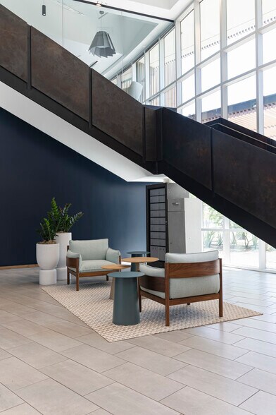 More Photos Of 1295 W Washington St, Tempe Office For Lease