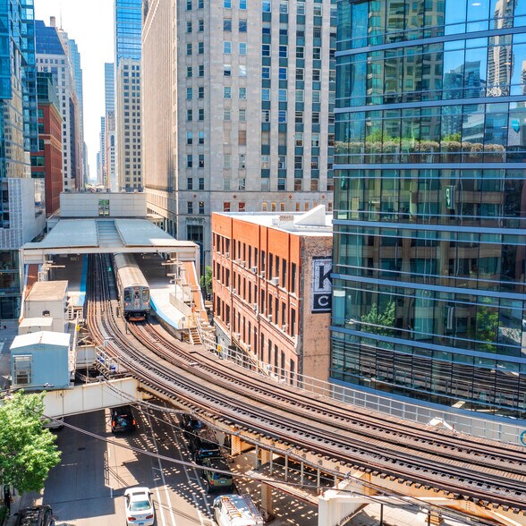 More Photos Of 400 N Wells St, Chicago Office For Lease
