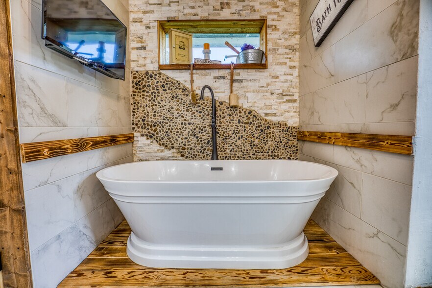 More Photos Of 23192 Murrell Rd, Hockley Lodge Meeting Hall For Sale