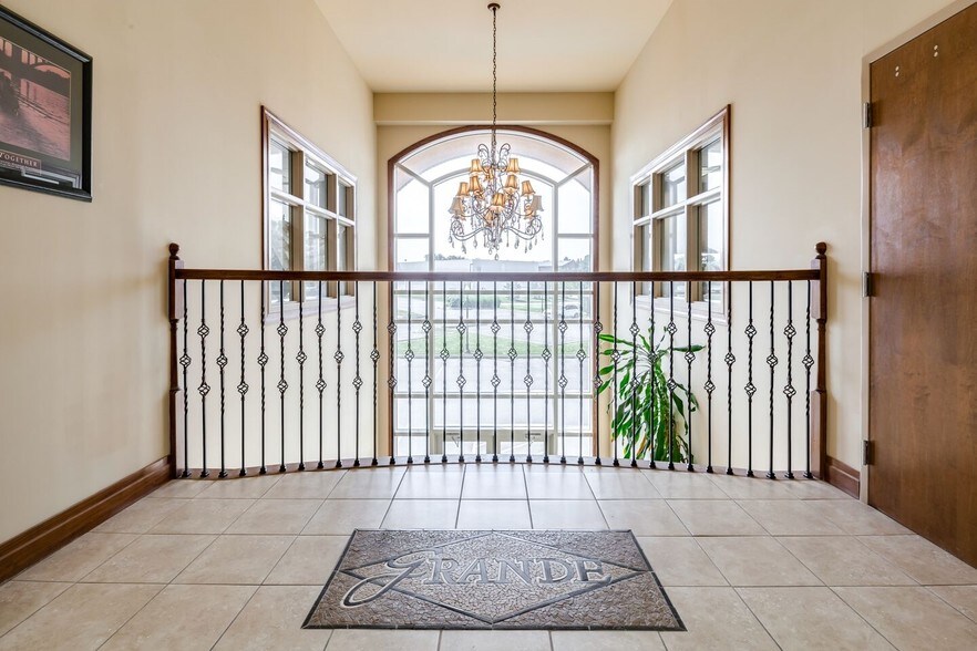 More Photos Of 2213 Quarry Dr, West Lawn Office For Lease