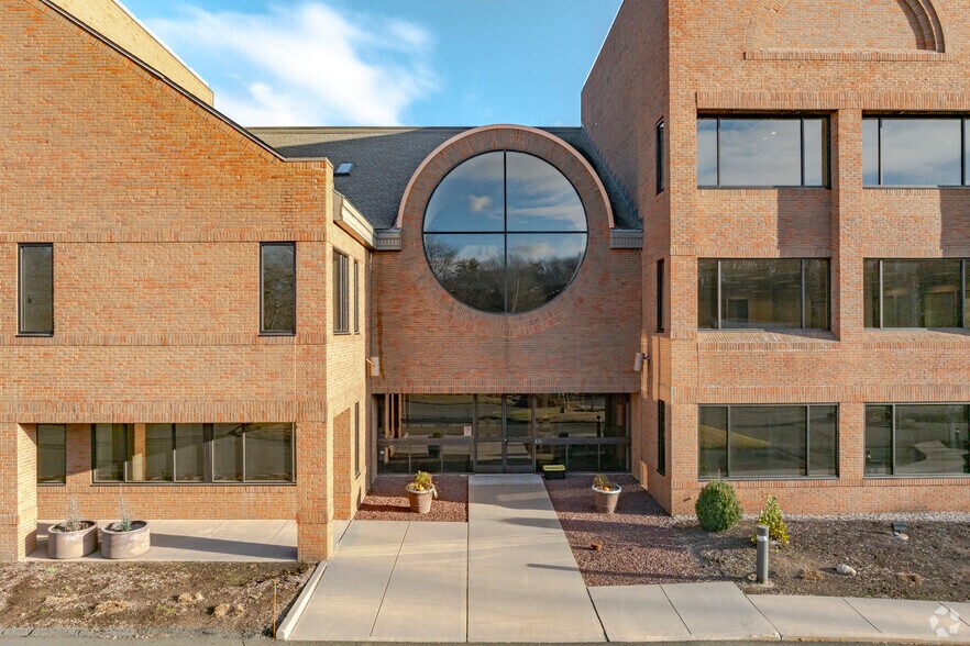 More Photos Of 22 Waterville Rd, Avon Medical For Sale