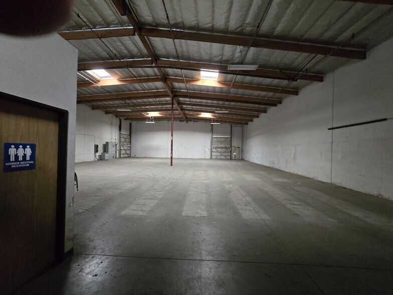 More Photos Of 4265 E Airport Dr, Ontario Warehouse For Lease