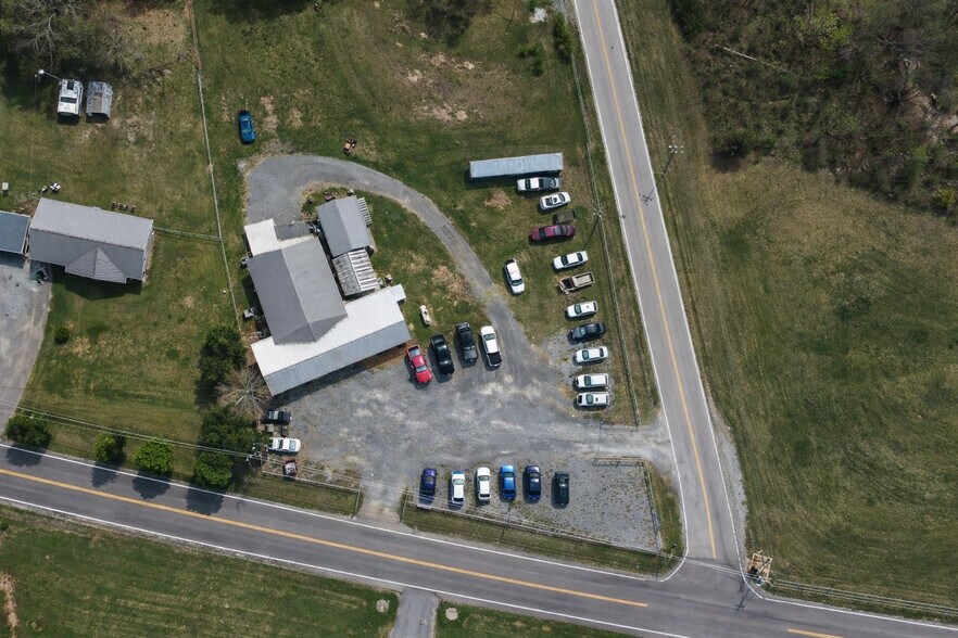 More Photos Of 11122 State Highway 58 S Hwy, Decatur Flex For Sale