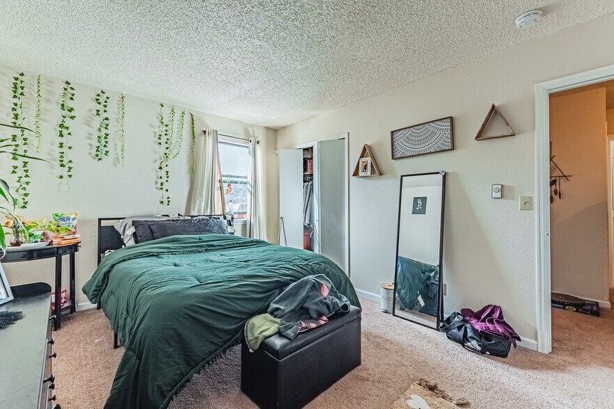 More Photos Of 6970 Peyote Way, Colorado Springs Apartments For Sale