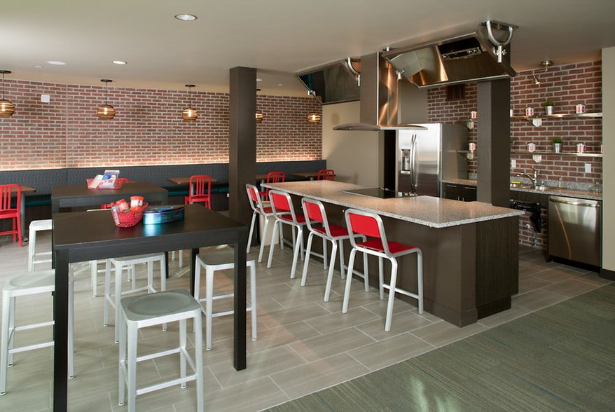 More Photos Of 118 Republican St, Seattle Apartments For Lease