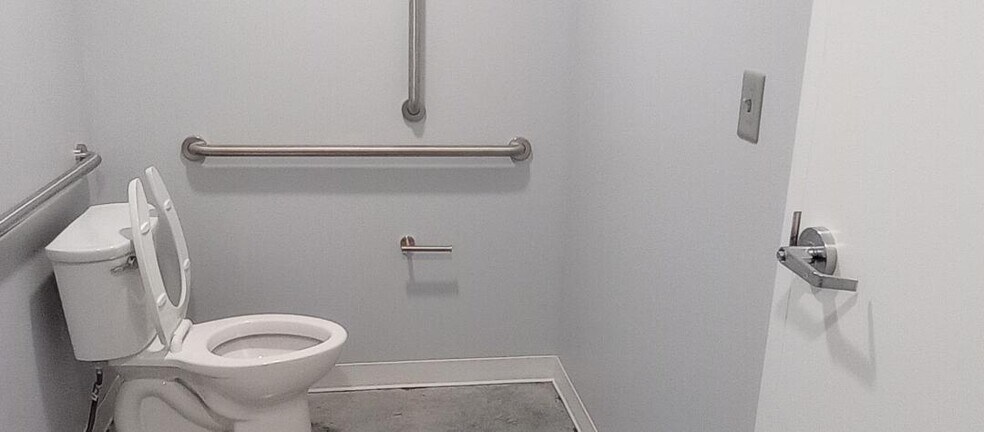 More Photos Of 1621 W 79th St, Tulsa Self Storage For Lease