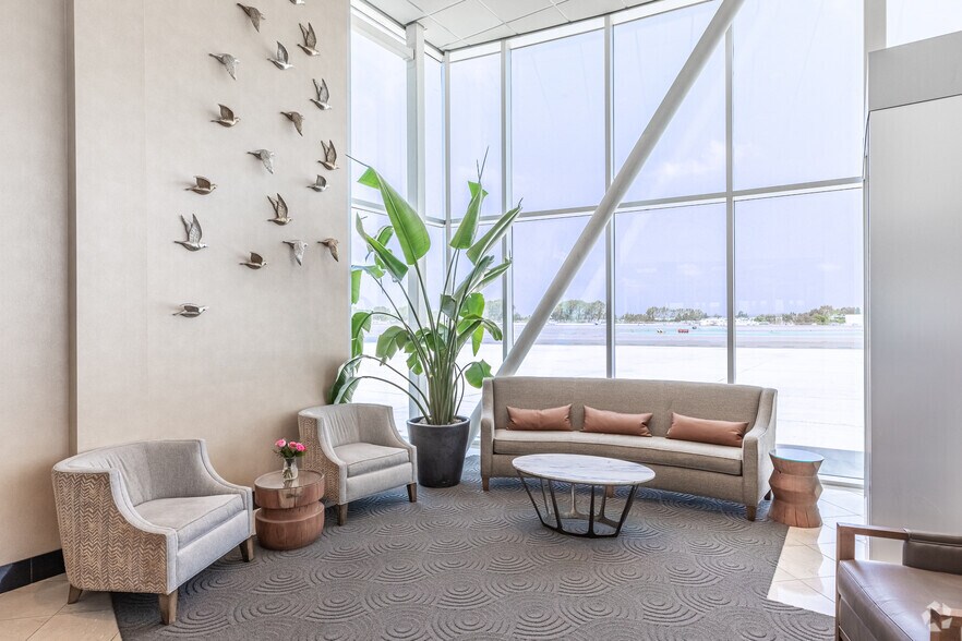 More Photos Of 2100 Palomar Airport Rd, Carlsbad Unknown For Lease