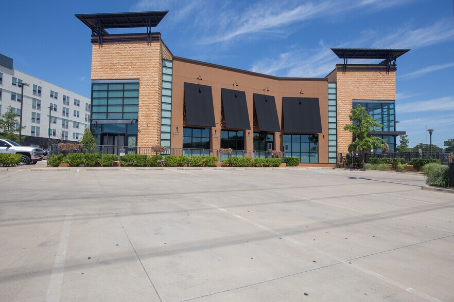 More Photos Of 2150 E Lamar Blvd, Arlington Unknown For Lease