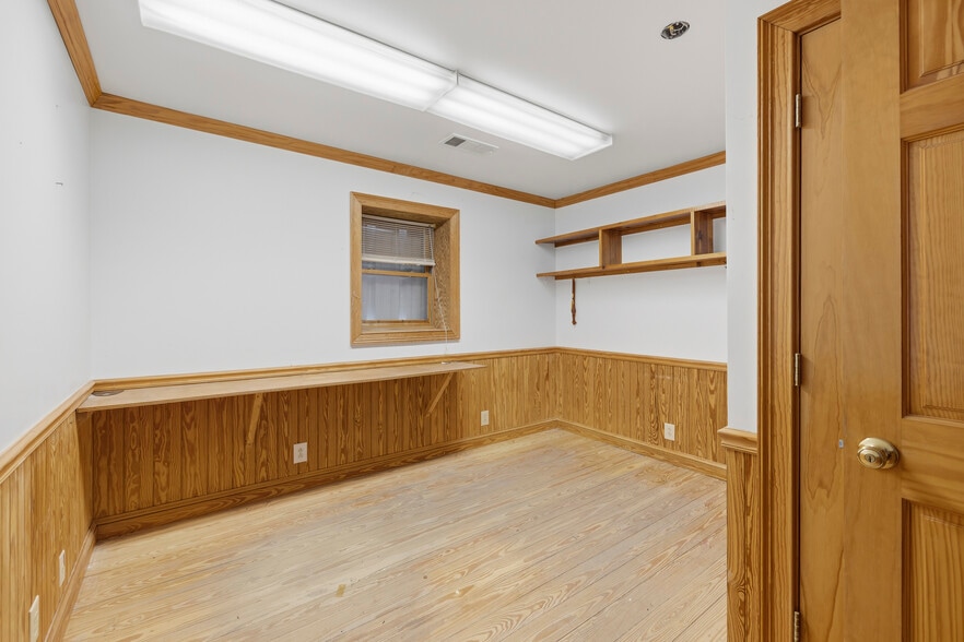 More Photos Of 966 Greensboro Rd, Eatonton Flex For Lease