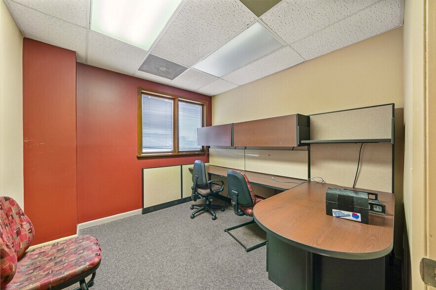 More Photos Of 1221 S Willow Ave, Cookeville Office Residential For Sale