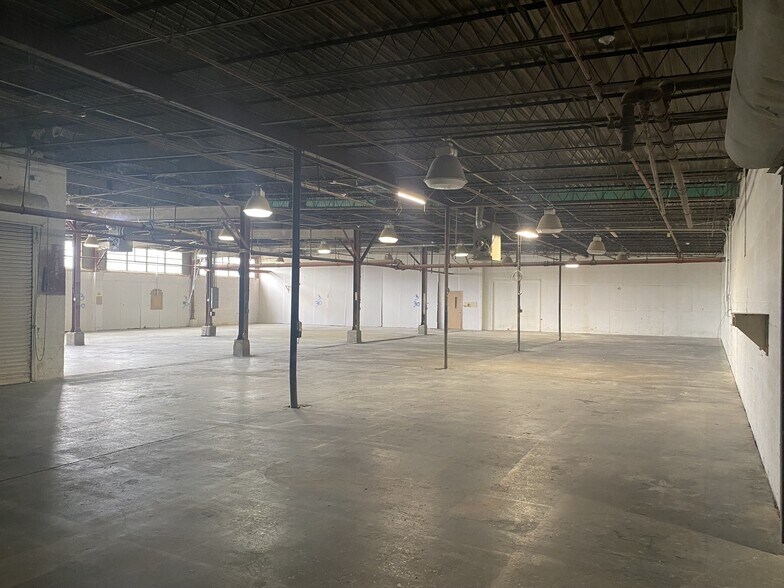 More Photos Of 900 Broad St, Portsmouth Warehouse For Sale