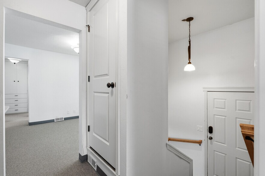 More Photos Of 2490 N Locust Grove Rd, Meridian Office For Sale