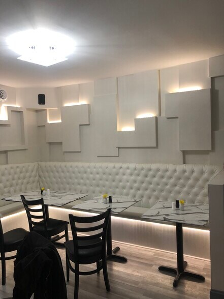 More Photos Of 1450 W Webster Ave, Chicago Restaurant For Lease