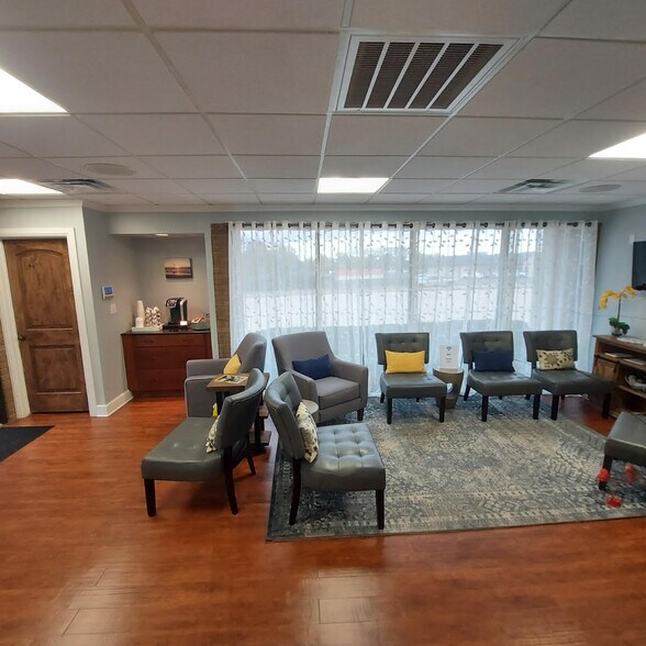 More Photos Of 6112-6122 E 61st St, Tulsa Medical For Sale