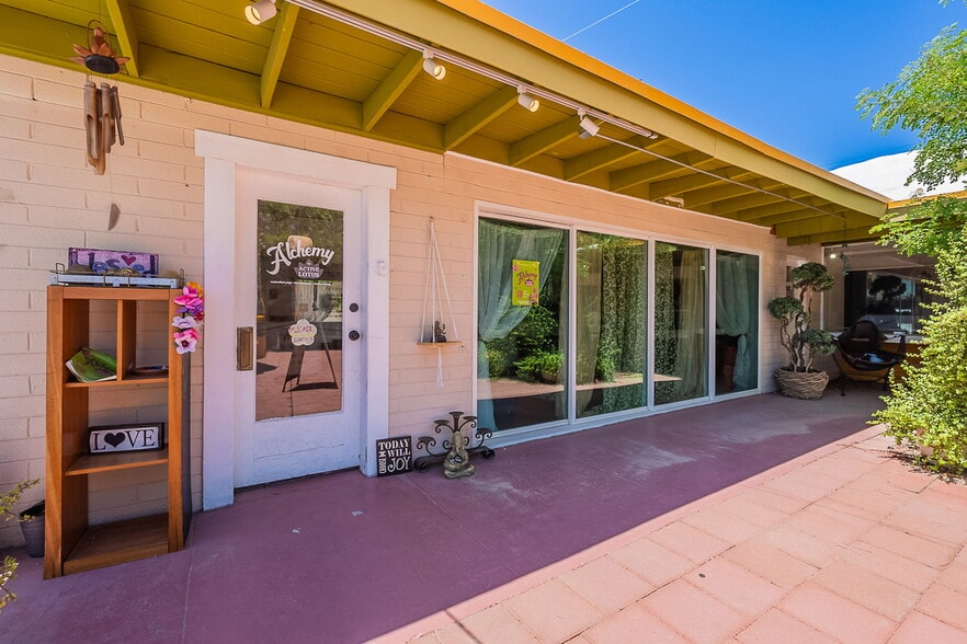 More Photos Of 7140 E 1st Ave, Scottsdale Storefront For Sale