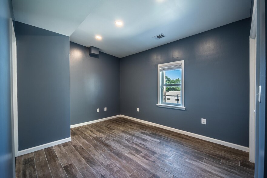 More Photos Of 5102 Curtis Ave, Curtis Bay Industrial For Sale