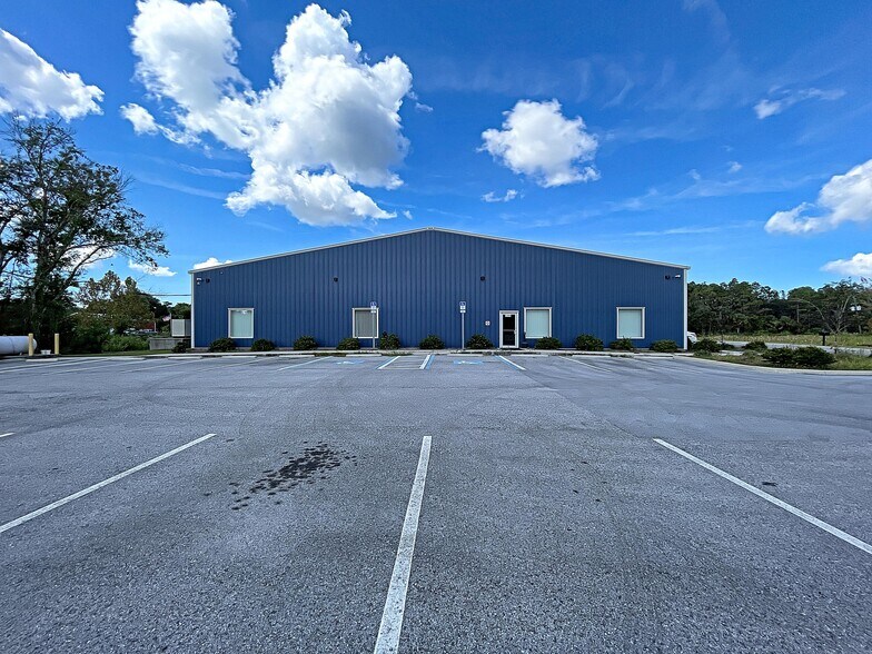 More Photos Of 1832 S Dimensions Ter, Homosassa Warehouse For Sale