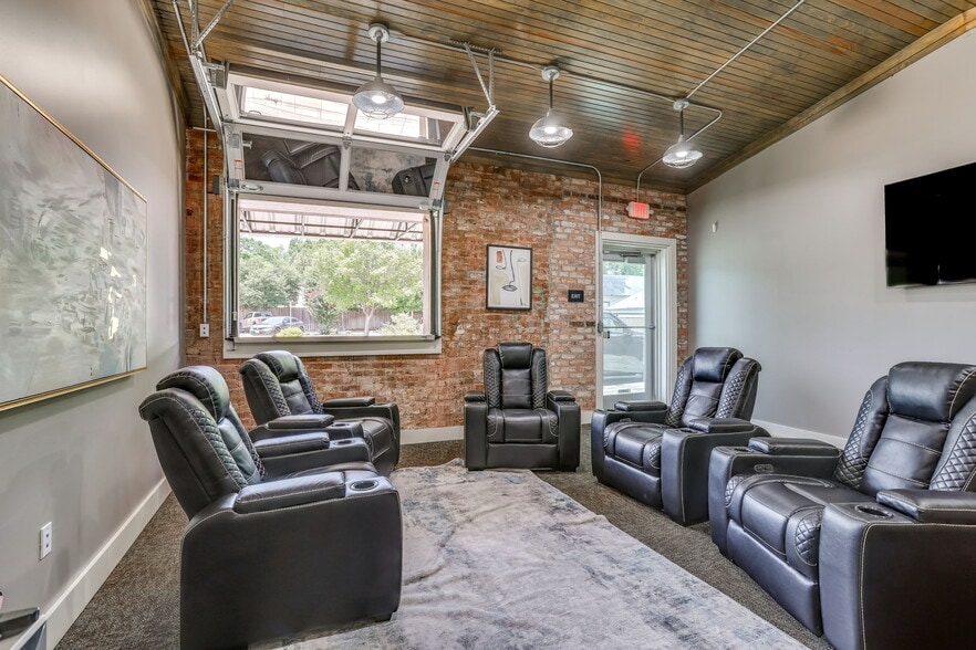 More Photos Of 115 N Main St, Mansfield Health Club For Lease