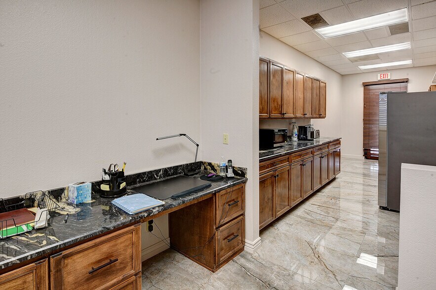 More Photos Of 4771-4775 E Camp Lowell Dr, Tucson Office For Lease