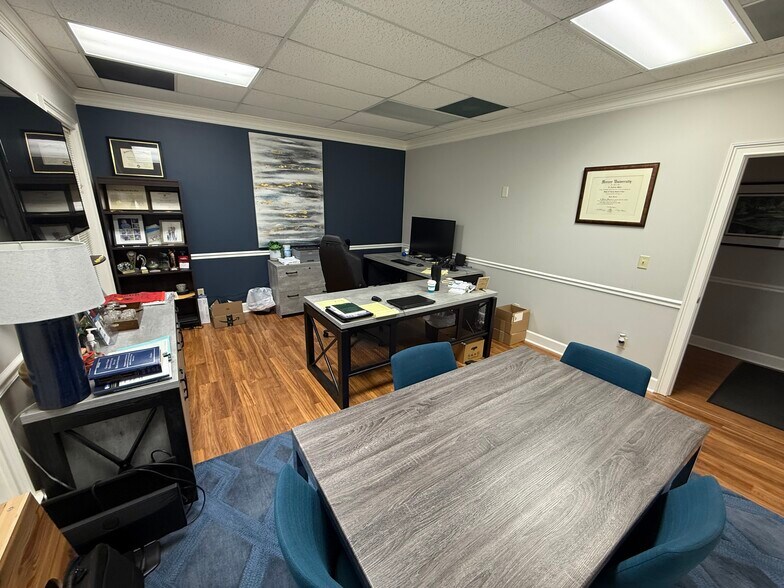 More Photos Of 6111 Peachtree Dunwoody Rd NE, Atlanta Office Residential For Sale