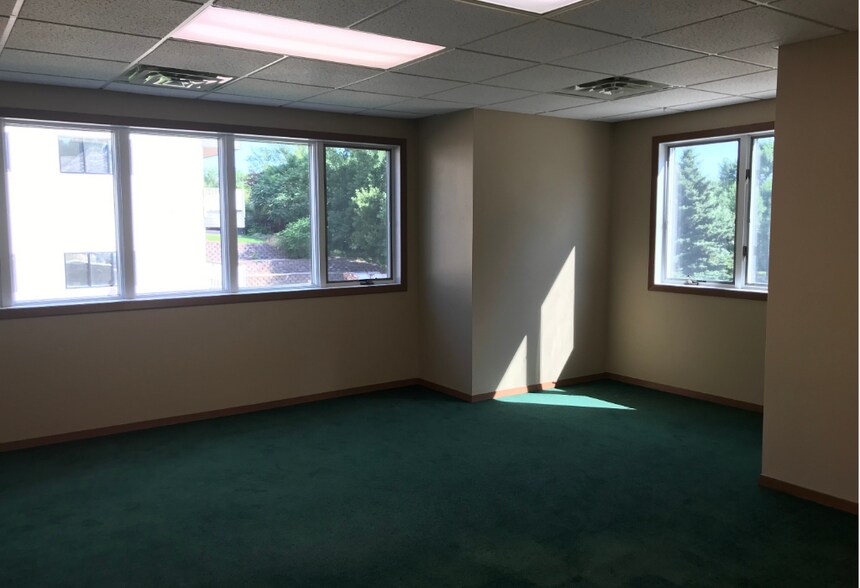 More Photos Of 4904 S Minnesota Ave, Sioux Falls Office For Sale