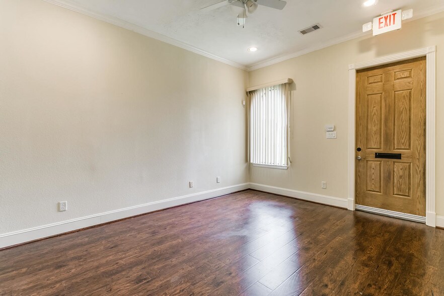 More Photos Of 140 Eldridge Rd, Sugar Land Medical For Lease