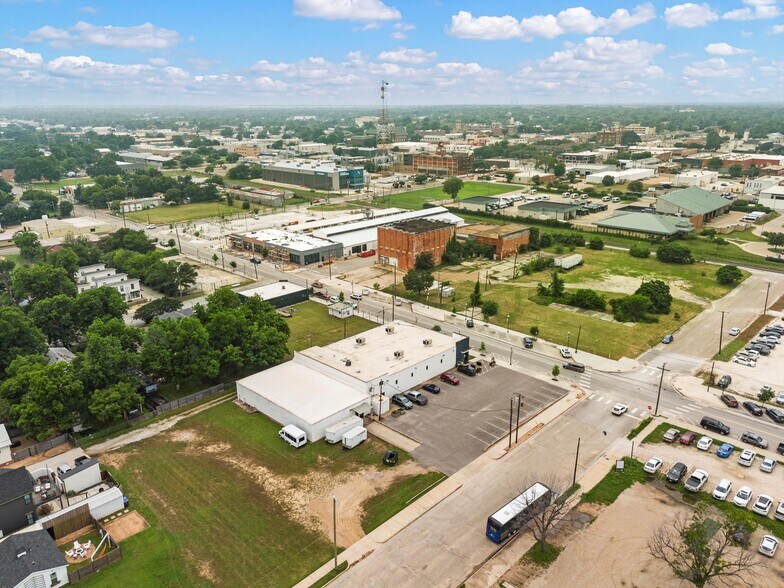 More Photos Of 910 Webster Ave, Waco Self Storage For Sale